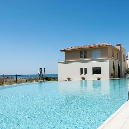 Lighthouse Luxury Beach Townhouse