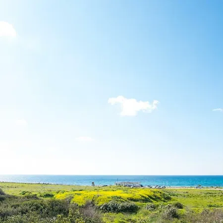 Apartment Lighthouse Luxury Beach Townhouse Paphos