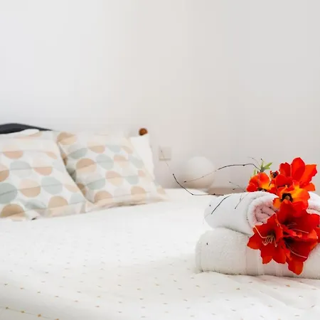 Lighthouse Luxury Beach Townhouse Апартаменты *