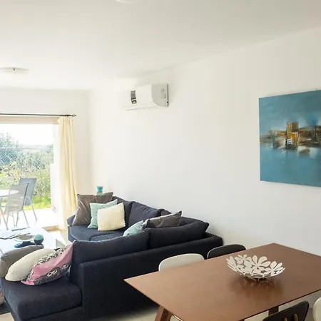 Lighthouse Luxury Beach Townhouse פאפוס