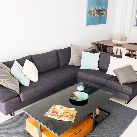 Lighthouse Luxury Beach Townhouse דירה פאפוס